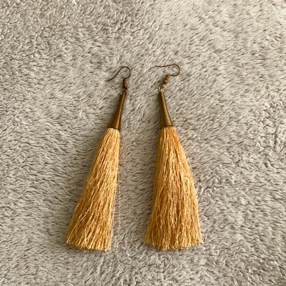 Gold Dangle Earings
